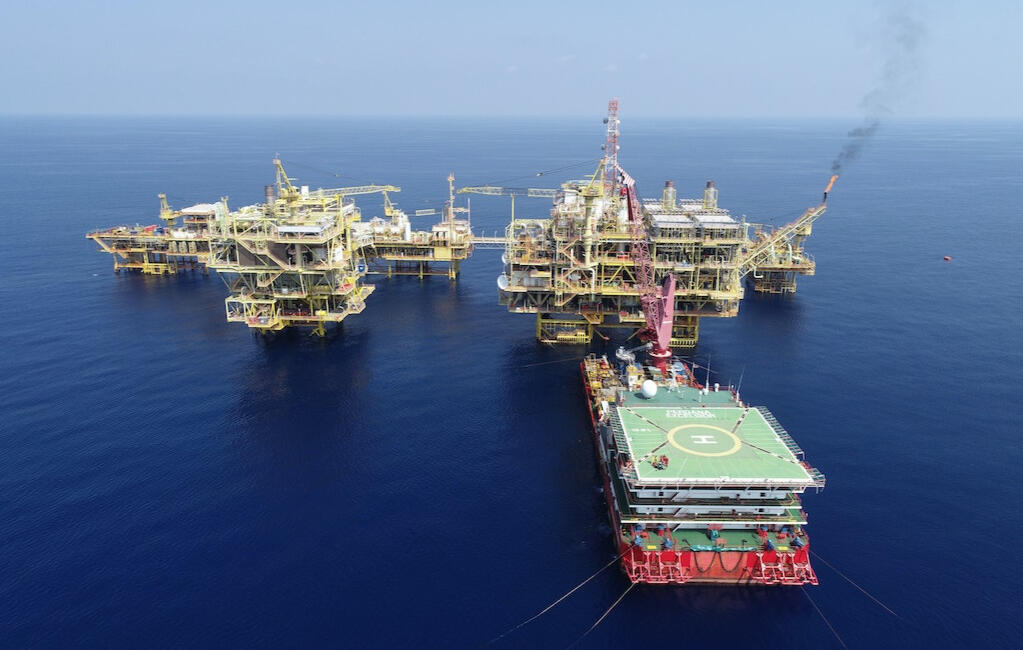 Why Work with Us at Emkago World Co. Why Work with Us at Emkago World Co.